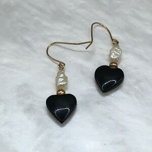 Vintage 14k gold onyx heart earrings rice pearl bead-elegant-romantic- 1.6 g